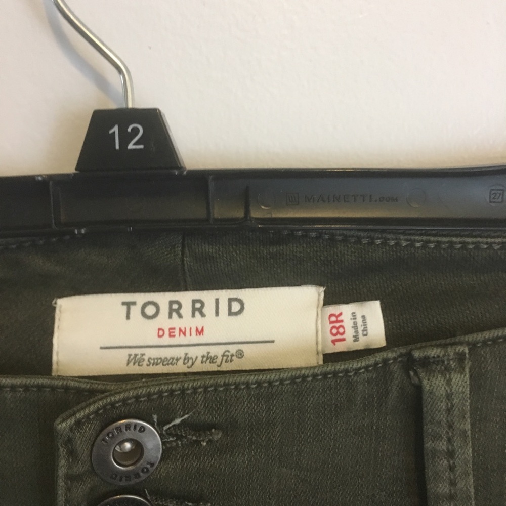 Like new torrid denim jeans. Army green Sz 18 R